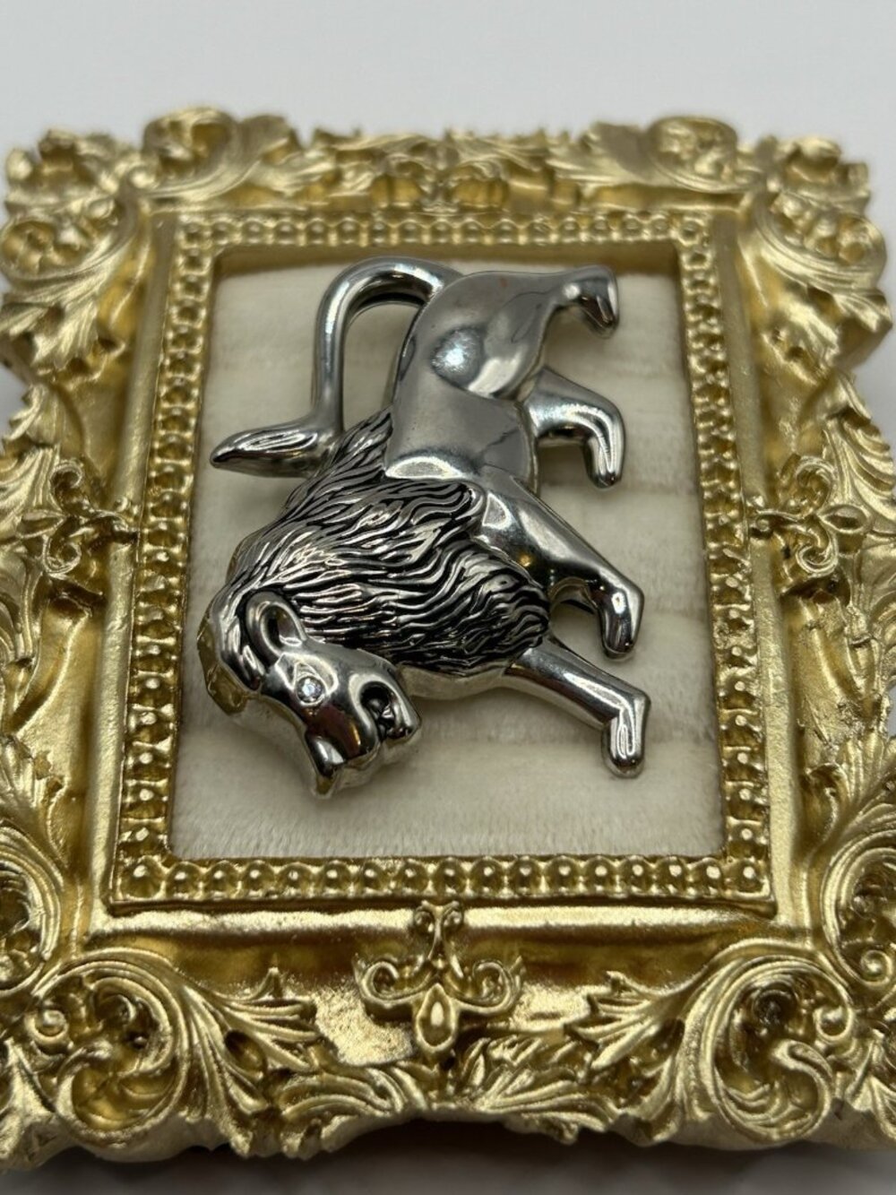 Vintage Silver Tone Lion Brooch Pin Bold Statement Animal Jewelry Figurative - Picture 4 of 10